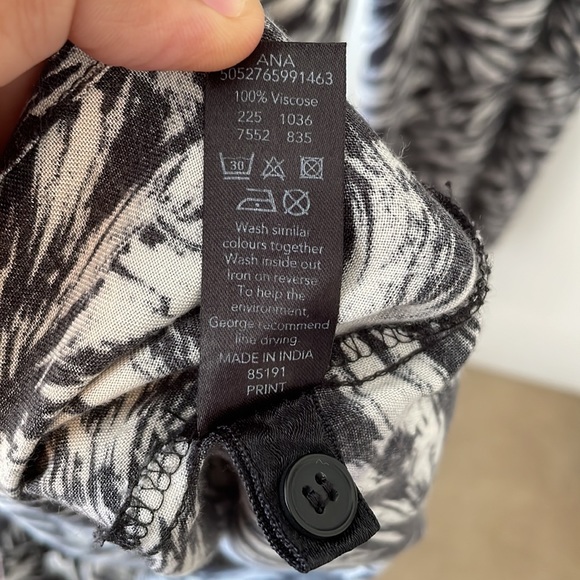 Striking Black & White Floaty Trouser Jumpsuit - Aus Size 12 - George at Asda - Picture 16 of 16